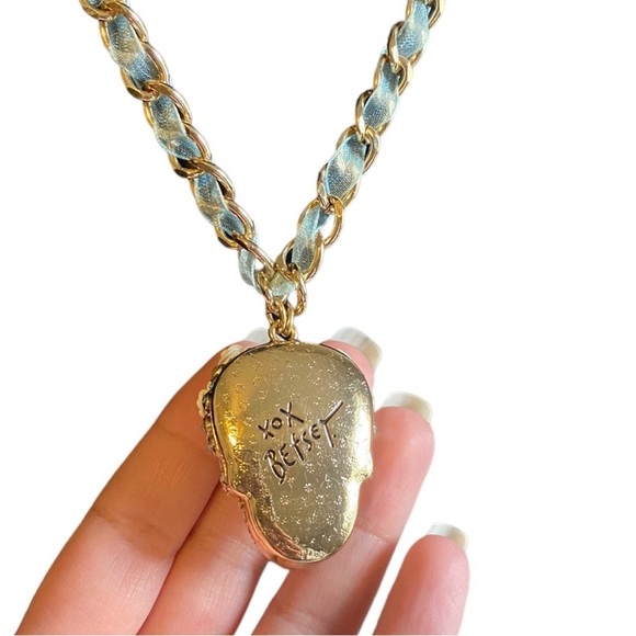 Betsey Johnson Gold Tone Crystal & Flower Sugar Skull Pendant Necklace - Picture 5 of 10